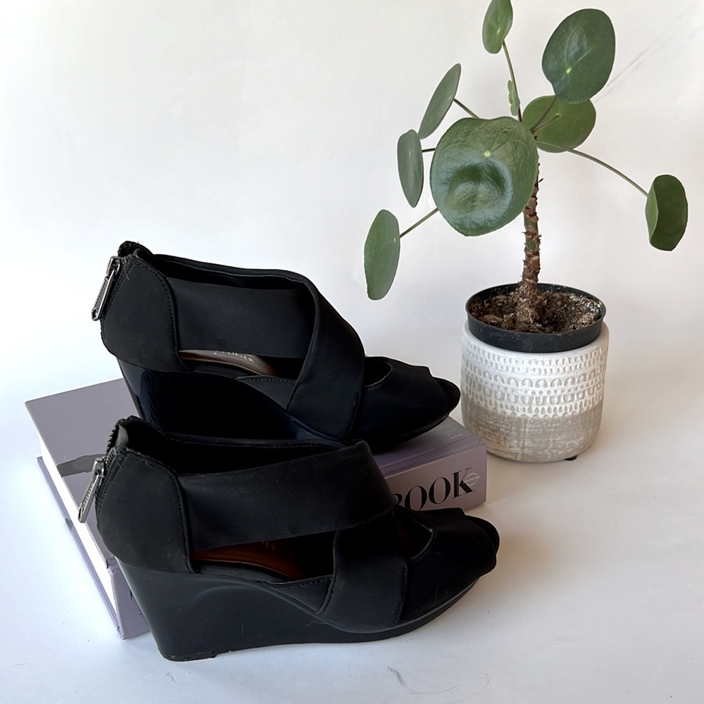 Donald Pliner sandal wedges